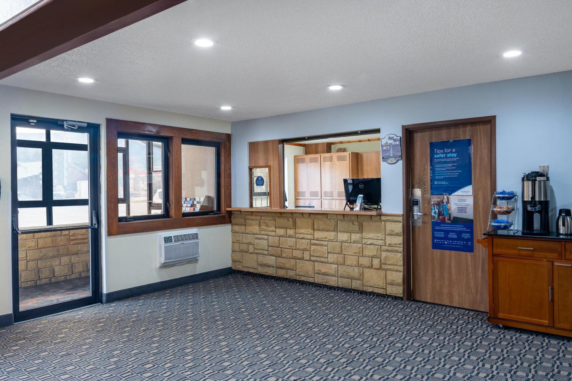 Super 8 By Wyndham Livingston Yellowstone Dış mekan fotoğraf