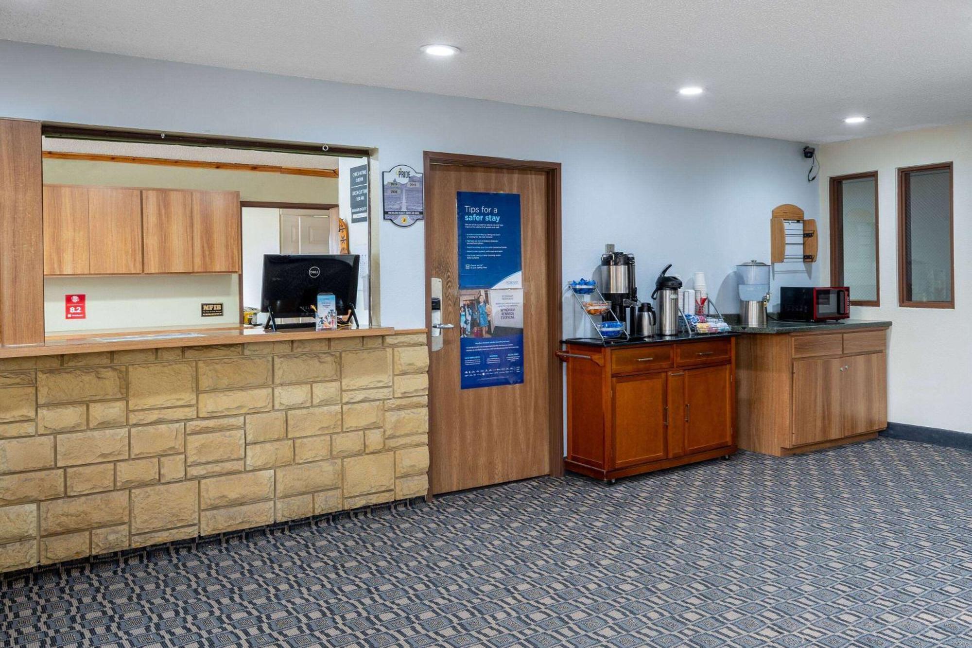 Super 8 By Wyndham Livingston Yellowstone Dış mekan fotoğraf